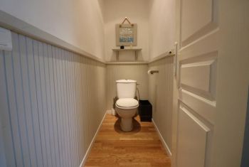 The main house : the toilet at first floor 