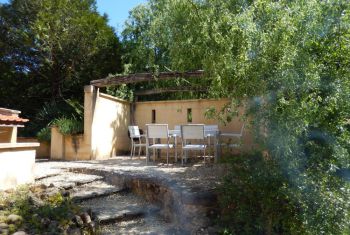 la seconde terrasse aux abords du Cottage