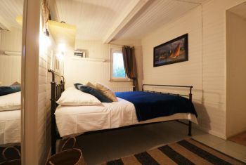 Le Cottage : la chambre au niveau salon 