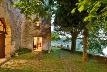 Holidays gite Dordogne Manoir de Beynac