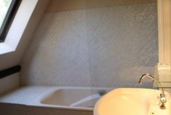 la salle de bain à l'étage 