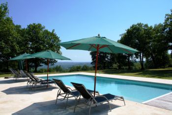 La piscine avec vue pleine sud