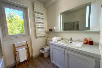 the adjacent family bathroom 