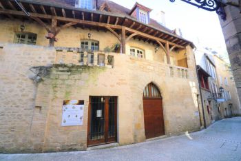 l'Hostellerie du Présidial, listed building dating from the XVIIeme century 