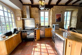 the large open plan style kitchen 