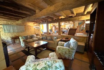 Le copnfortable coin salon 