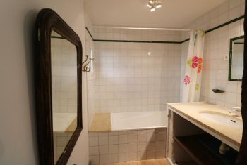 et sa salle d'eau ensuite 