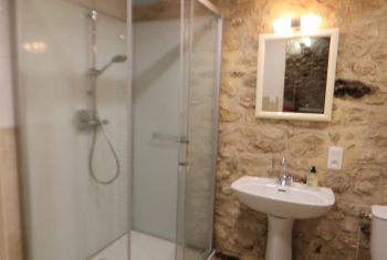 avec salle d'eau attenante