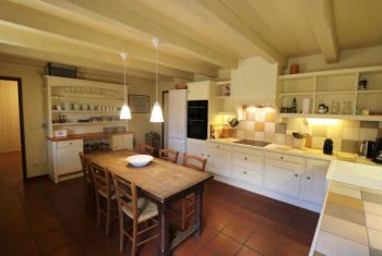 La cuisine toute équipée