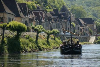 Promenade en gabarre à Beynac, sur la douce Dordogne