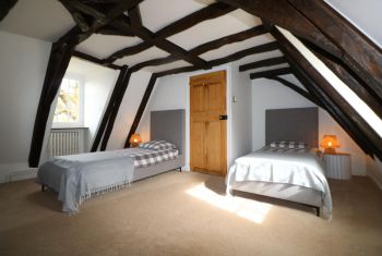 the children twin bedroom à l'étage 