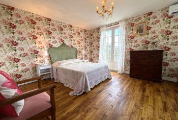 Chambre principale au première étage de Castarnou