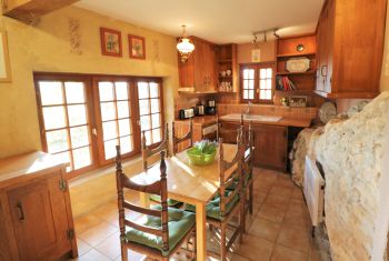 Cuisine/salle à manger à La Falaise