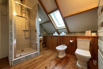 avec sa salle d'eau attenante