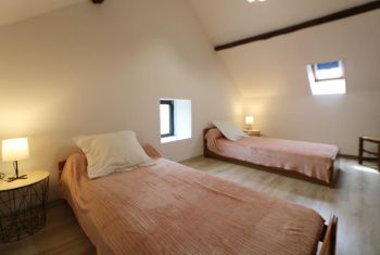 La Colline de Queyrelong  - the third twin bedroom at first floor