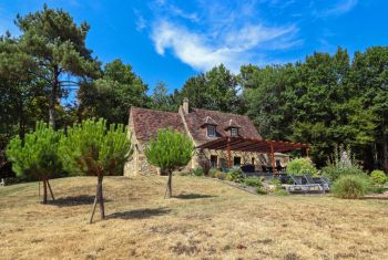 La maison vue depuis le bas du jardin 