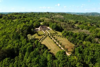 Les Hauts de Chaunac, niché dans un écrin de verdure 