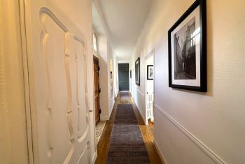 Le couloir desservant le premier espace nuit 