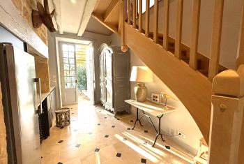 et accès au premier étage 