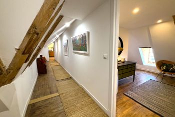 Le couloir desservant les chambres de l'étage 