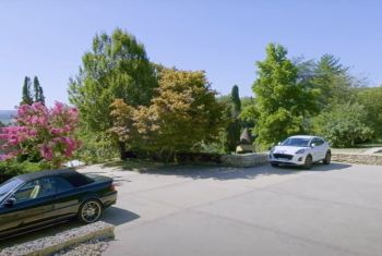 L'espace parking pour 6 véhicules 