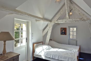 troisième chambre avec deux lits simples